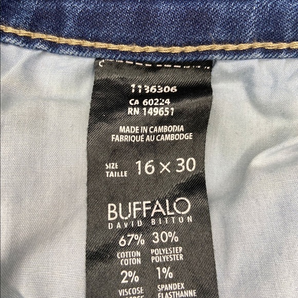 Ladies buffalo jeans. New with no tag. - Picture 3 of 5